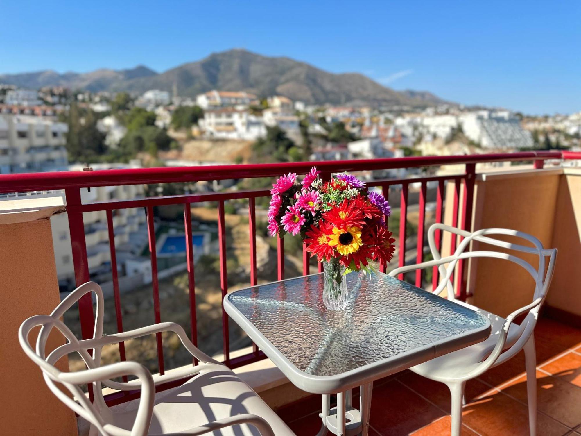 Studio In Costa Del Sol, Sea, Sunshine & Views 푸엔히롤라 외부 사진